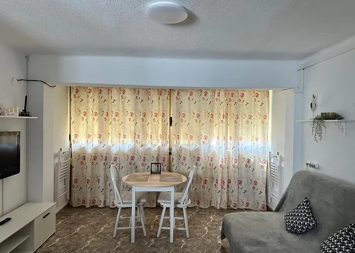 아파트 Edificio Jumar 쿠엘라