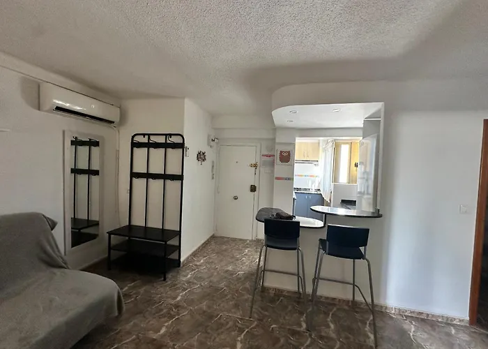 Edificio Jumar 아파트 *