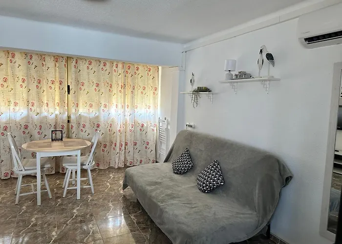 Edificio Jumar 아파트 *